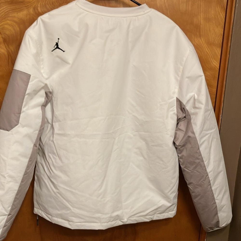 NIKE MEN’S 23 ENGINEERED PULL-OVER. JORDAN. SIZE MEDIUM. OFF-WHITE & TAUPE. NWT - Picture 10 of 14
